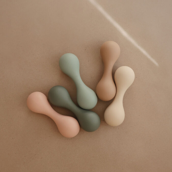 Mushie-silikonova-hrkalka-vsetky-farby-square