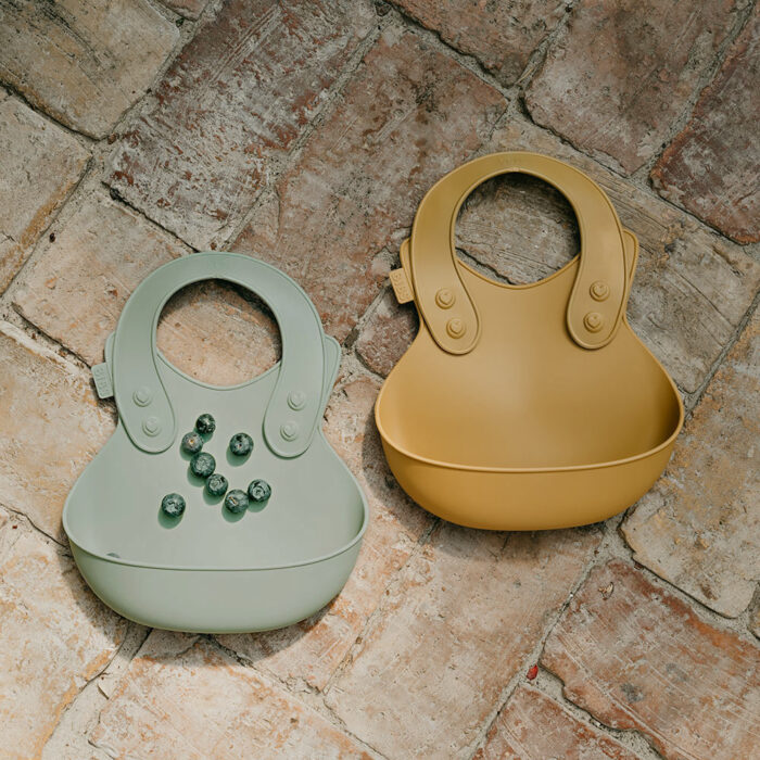 BIBS-detsky-podbradnik-s-vreckom-sage-mustard